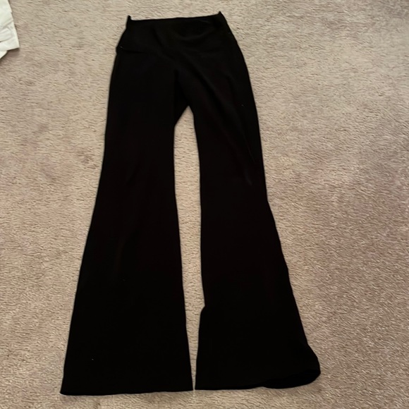 Aritzia Pants & Jumpsuits Aritzia Black Flare Yoga Pants Poshmark